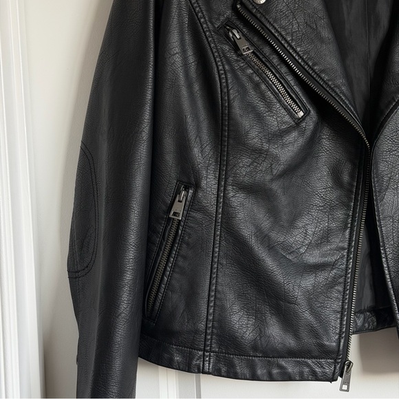 Levi’s Black Faux Leather Moto Biker Jacket — Women’s Medium - Picture 6 of 13